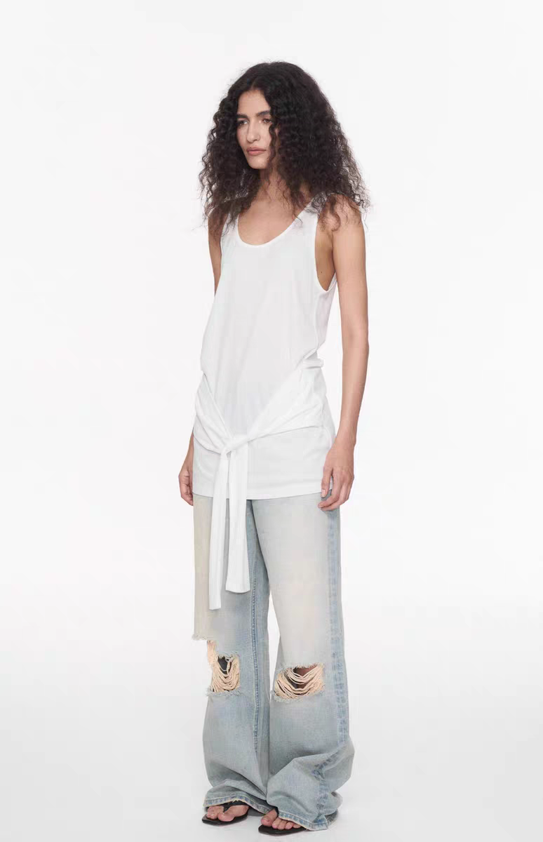 Camiseta sin mangas minimalista con lazo frontal para mujer
