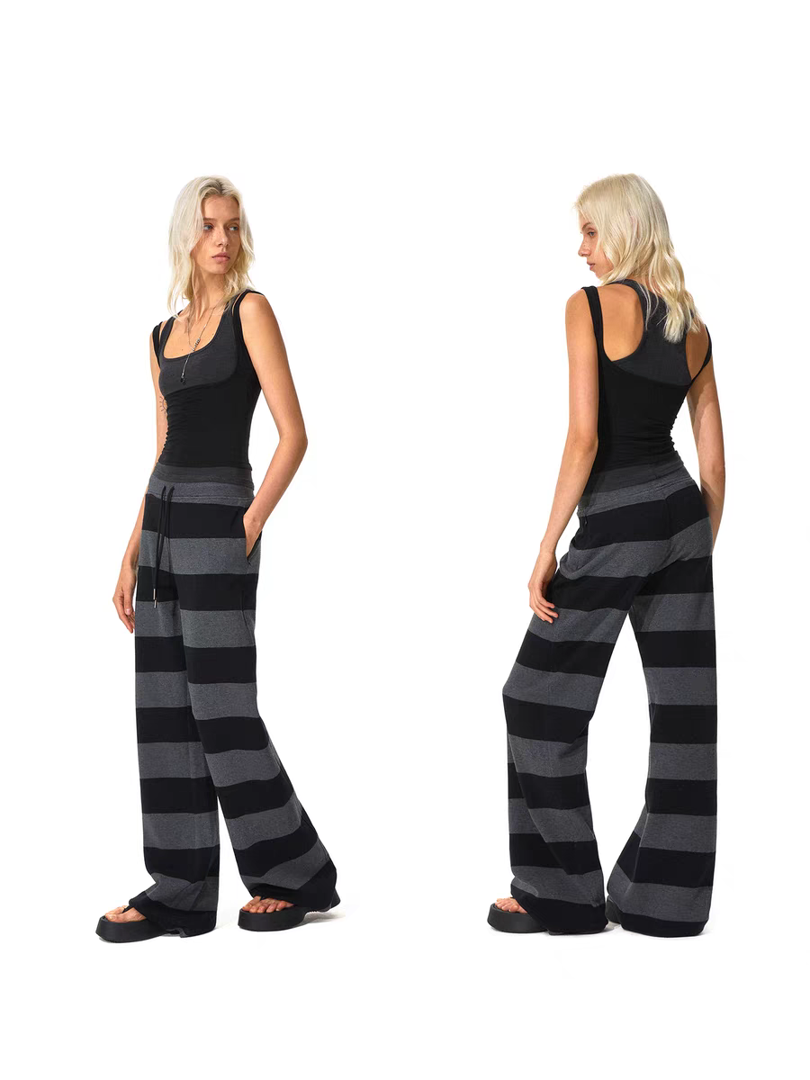 Strick-Loungehose mit auffälligen Streifen und Kordelzug