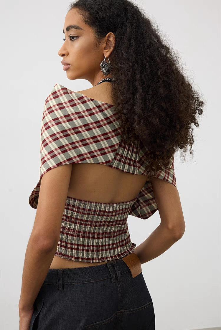 Top halter convertible a cuadros: dos maneras de llevarlo