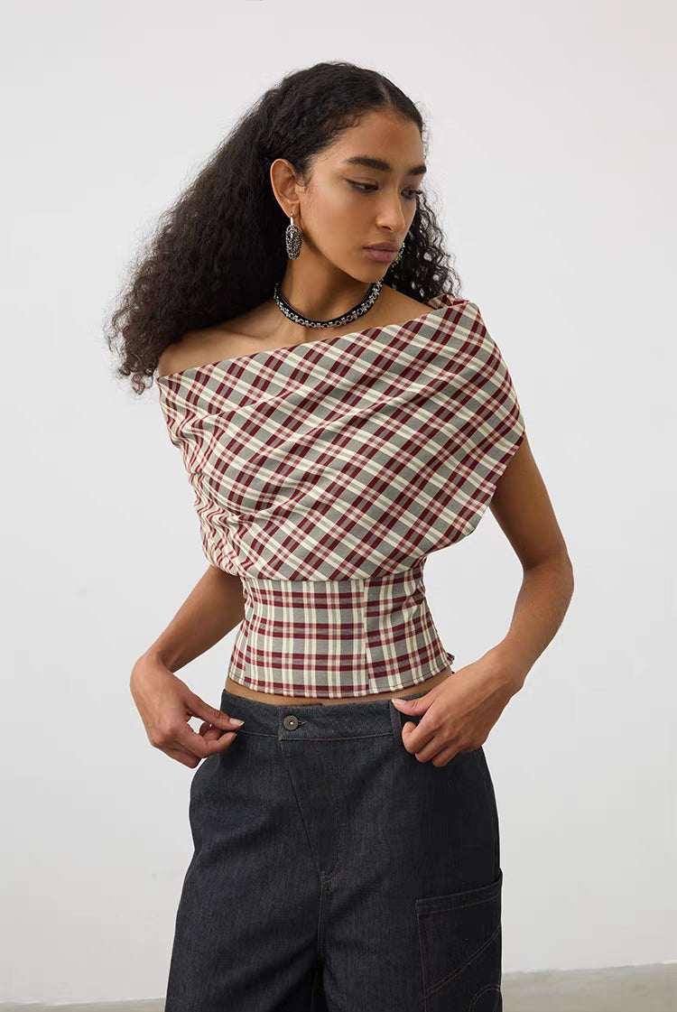 Top halter convertible a cuadros: dos maneras de llevarlo