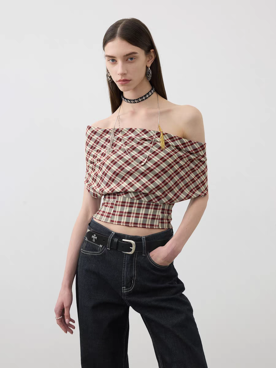 Top halter convertible a cuadros: dos maneras de llevarlo
