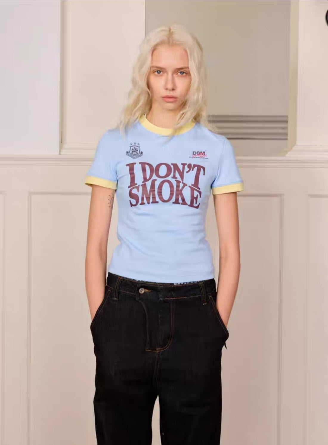 T-Shirt mit Grafik und Kontrastkragen „I DON'T SMOKE“