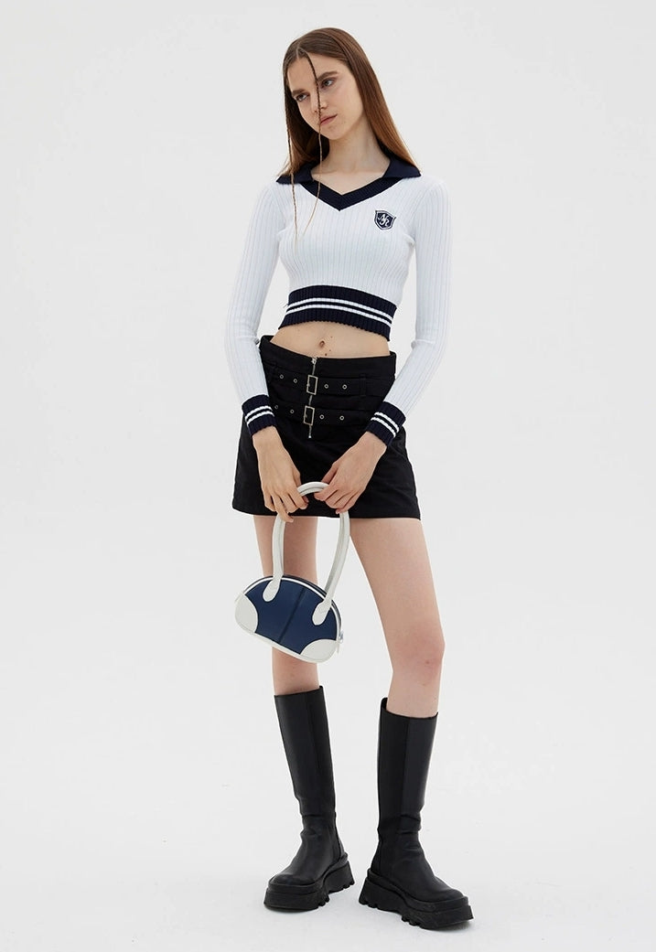 Contrast Collar Ribbed Knit Crop Top with Badge Detail